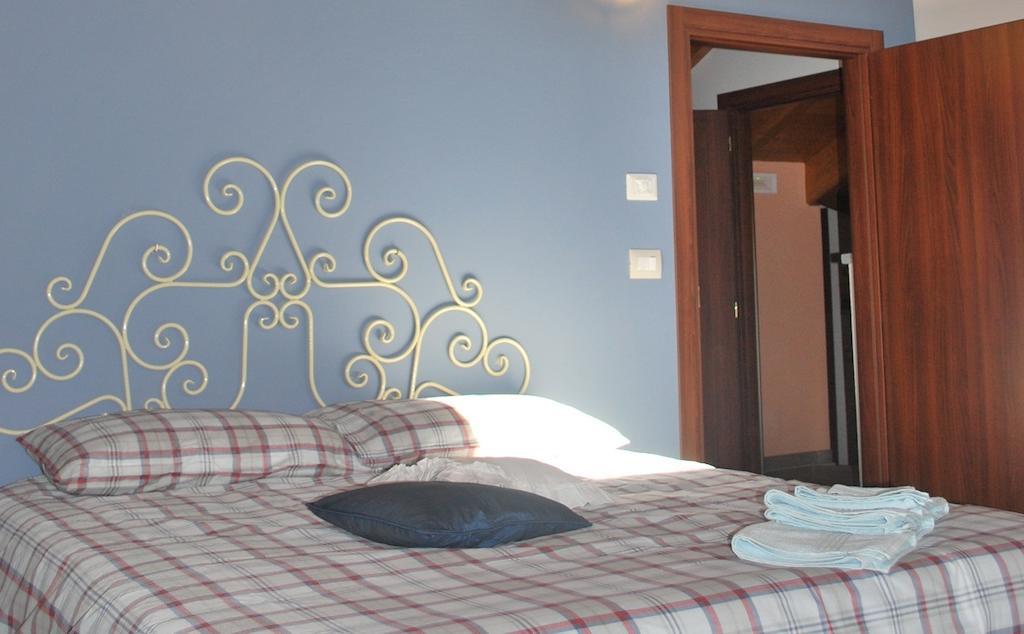 Agriturismo Fruttirossi Trofarello Habitación foto